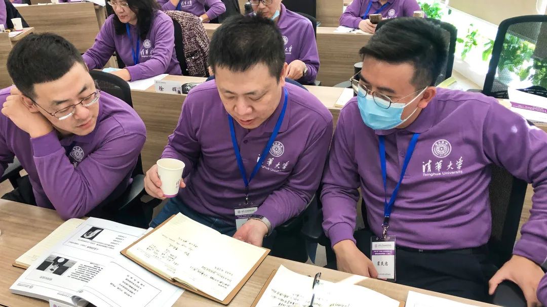 课间也在认真学习 课间也在认真学习