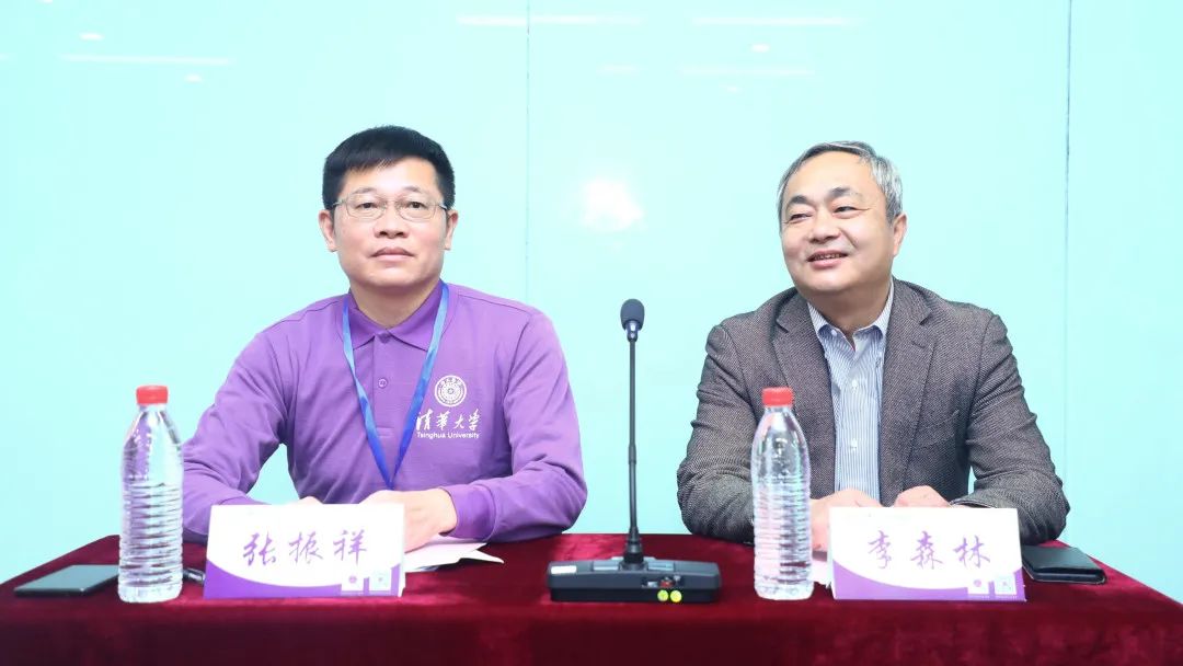 左1:广东省工业和信息化厅总工程师张振祥 右1:清华大学继续教育学院副院长李森林 左1:广东省工业和信息化厅总工程师张振祥 右1:清华大学继续教育学院副院长李森林